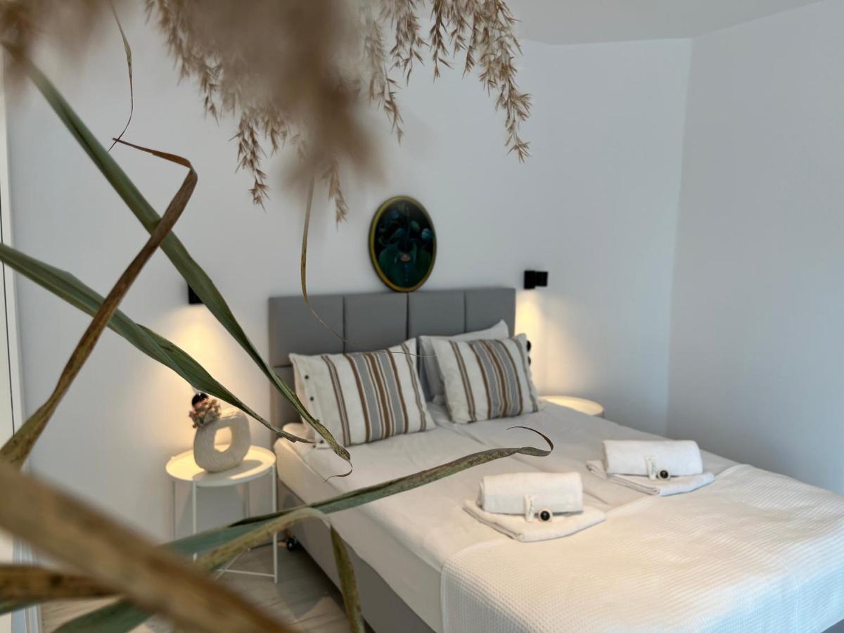 Pod Roza Bed & Breakfast Leba Bagian luar foto
