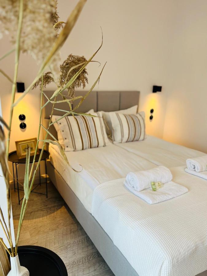 Pod Roza Bed & Breakfast Leba Bagian luar foto