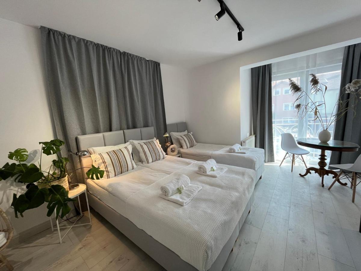 Pod Roza Bed & Breakfast Leba Bagian luar foto