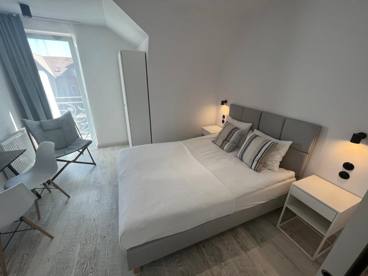 Pod Roza Bed & Breakfast Leba Bagian luar foto